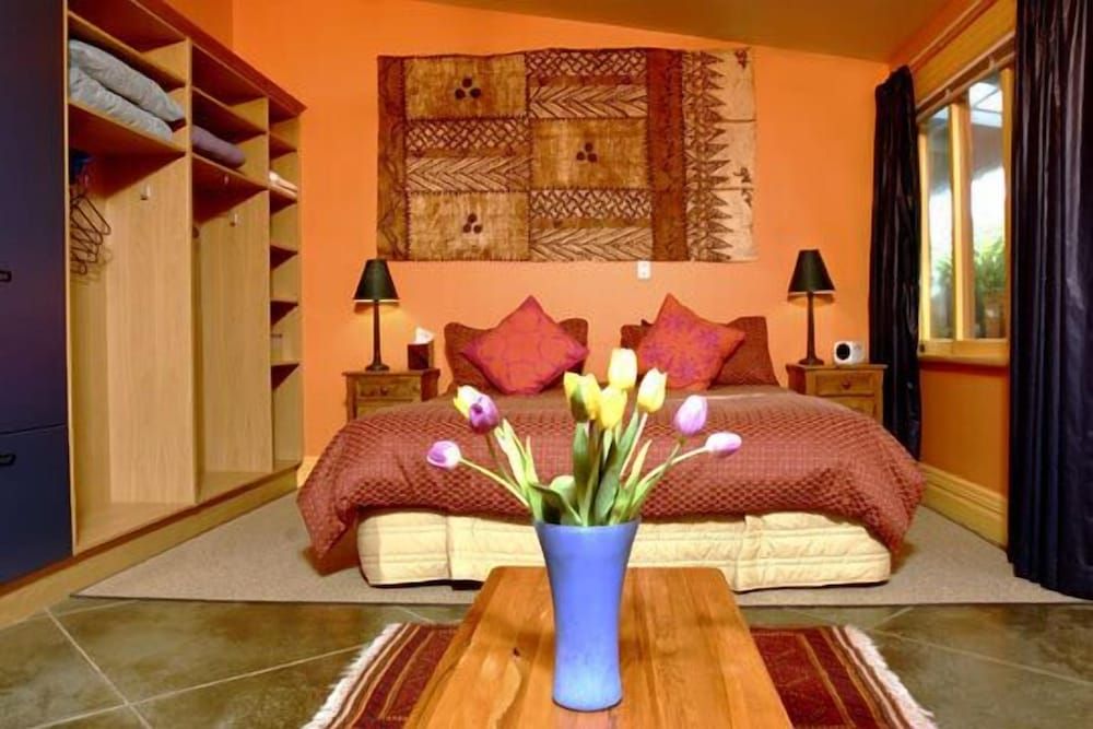 Studio, 1 Queen Bed, Courtyard Area