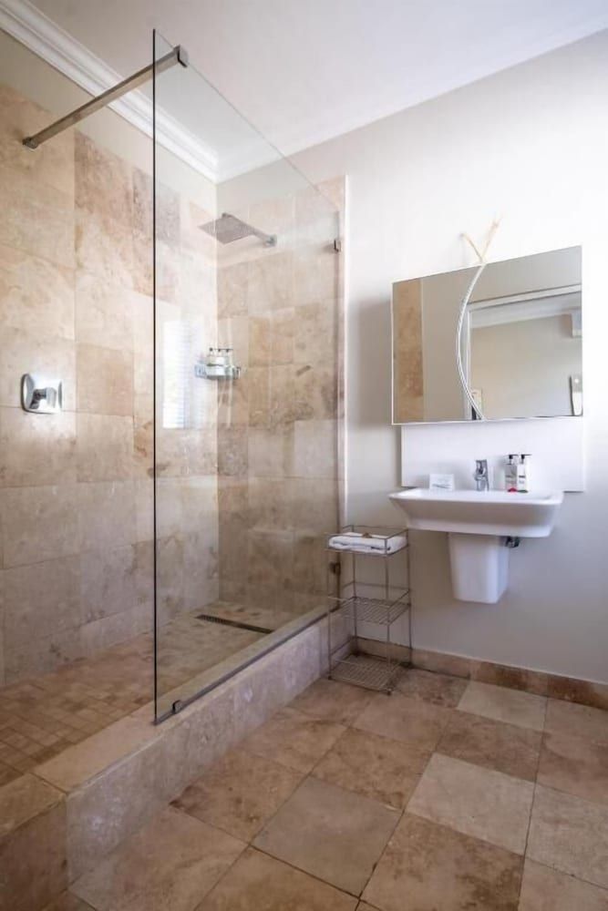 3 On Camps Bay Premier Room 11