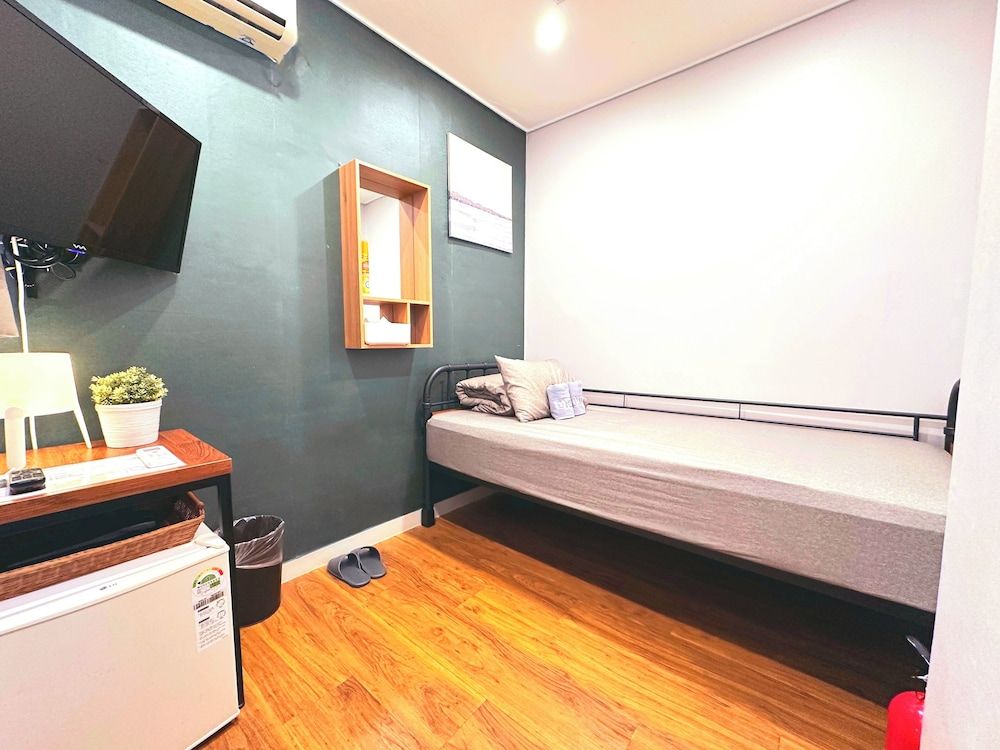 undefined OYO Hostel Dongdaemun 1 2