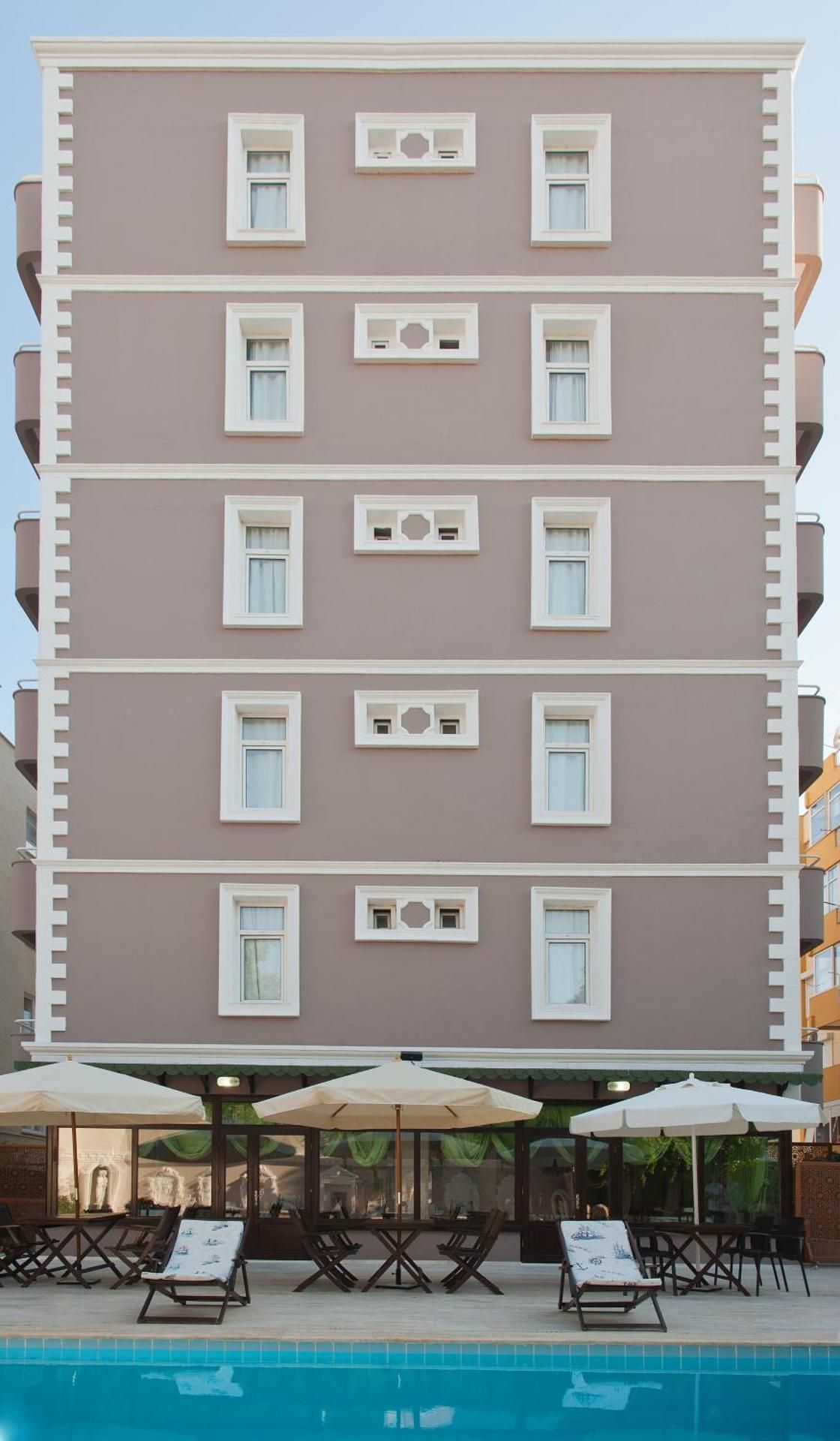 undefined Triana Hotel 3