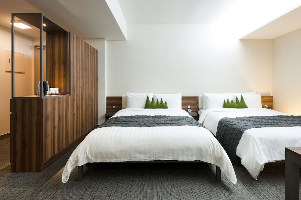 undefined Metro Hotel 3