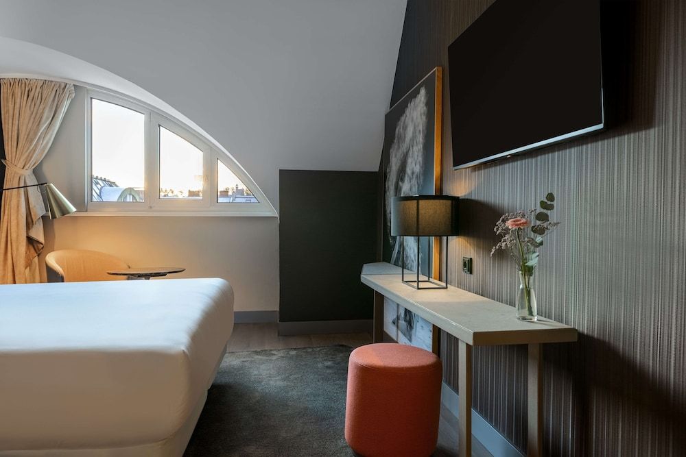 NH Collection Salzburg City Superior Room 13