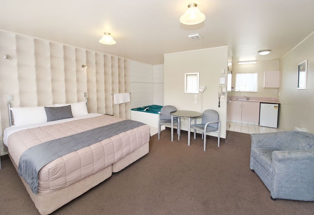 Geneva Motor Lodge Studio (Spa Bath) 4