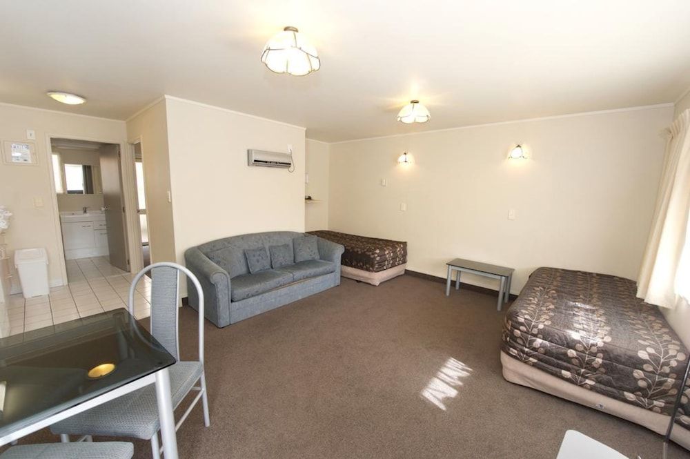 Geneva Motor Lodge Apartment, 1 Bedroom (Spa Bath) 3