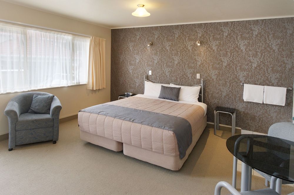 Geneva Motor Lodge Studio (Spa Bath)