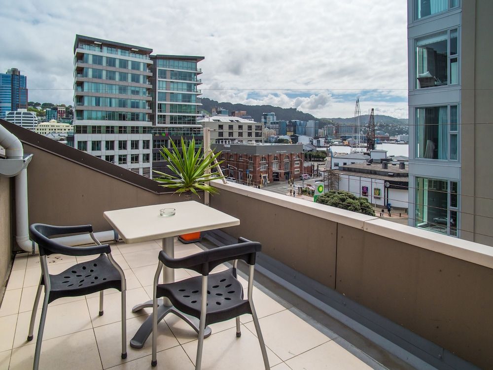 U Residence Hotel, Signature Collection by BW Studio, 1 Queen Bed, Harbor View 8