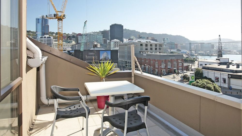 U Residence Hotel, Signature Collection by BW Studio, 1 Queen Bed, Harbor View 7