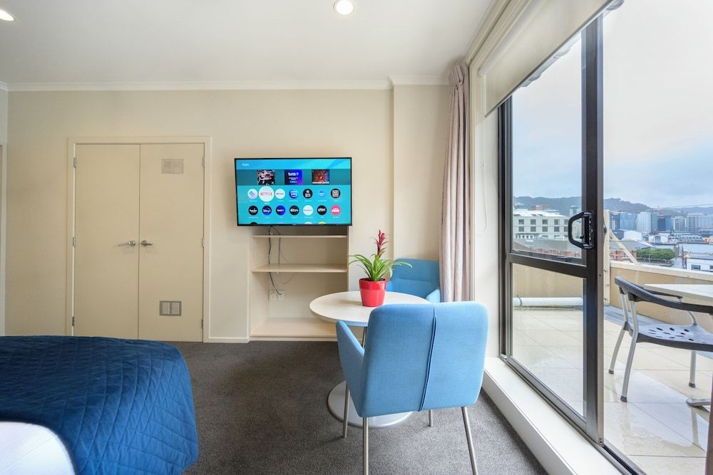 U Residence Hotel, Signature Collection by BW Studio, 1 Queen Bed, Harbor View 11