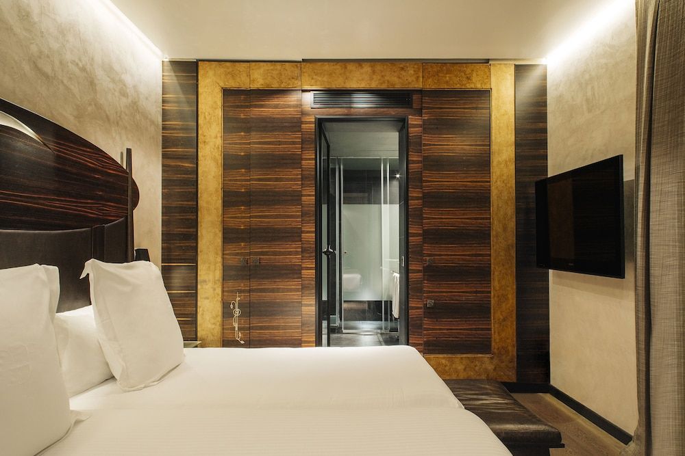 Hotel Bagues, a Small Luxury Hotels of the World Superior Double or Twin Room 3