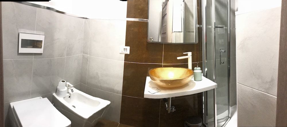 The Place in Rome Double Room, Ensuite 20