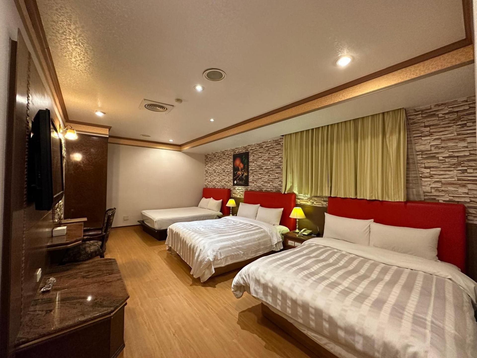 Sextuple Room