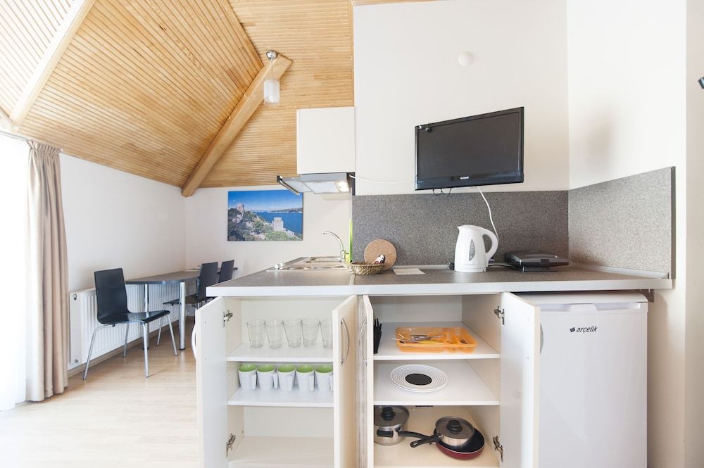 Blueway Hotel Residence Deluxe Suite with Balcony 8