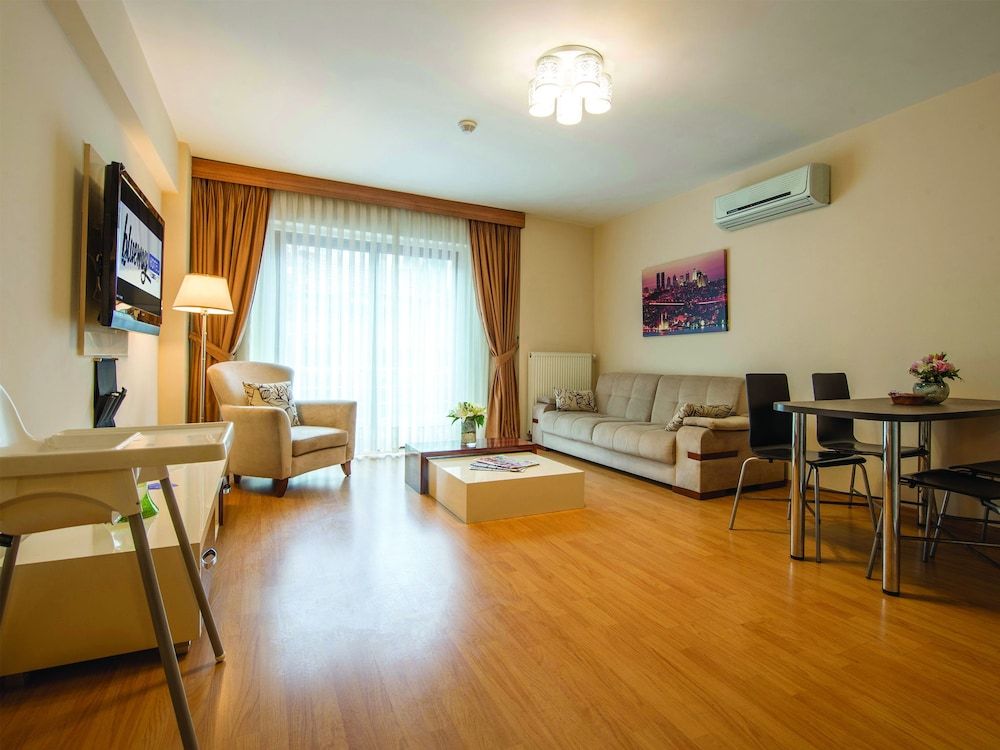 Blueway Hotel Residence Family Suite 15