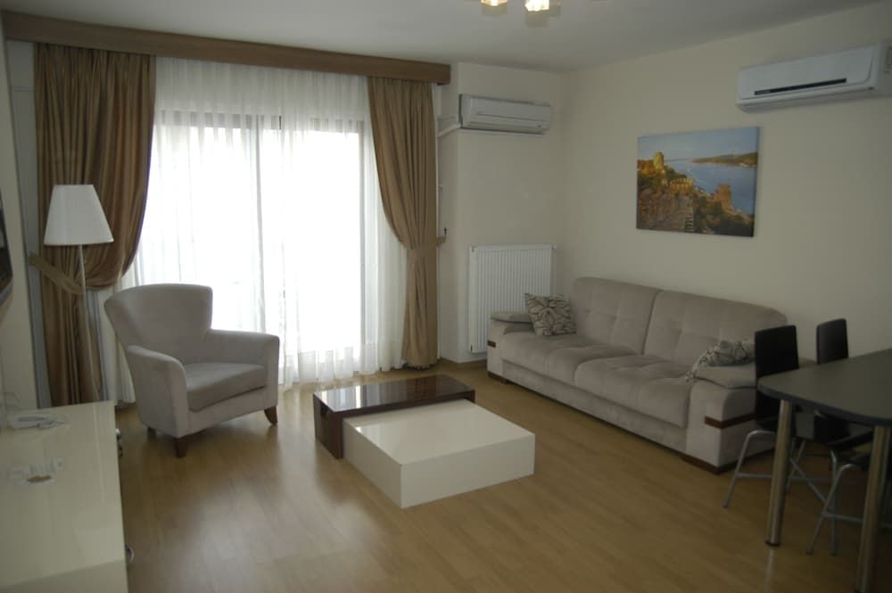 Blueway Hotel Residence Family Suite 9