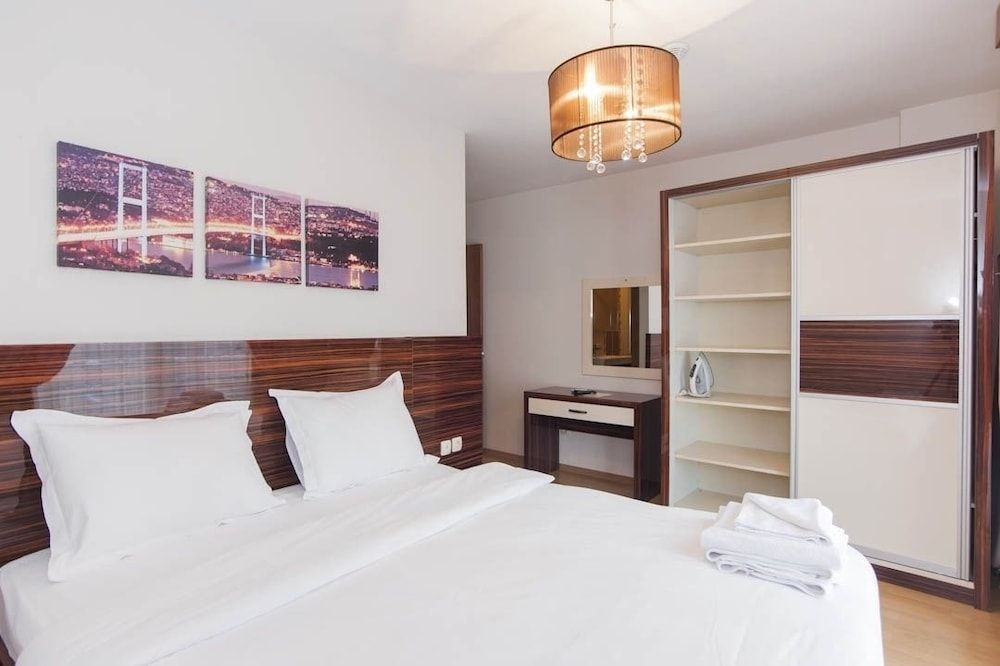 Blueway Hotel Residence Family Suite 8