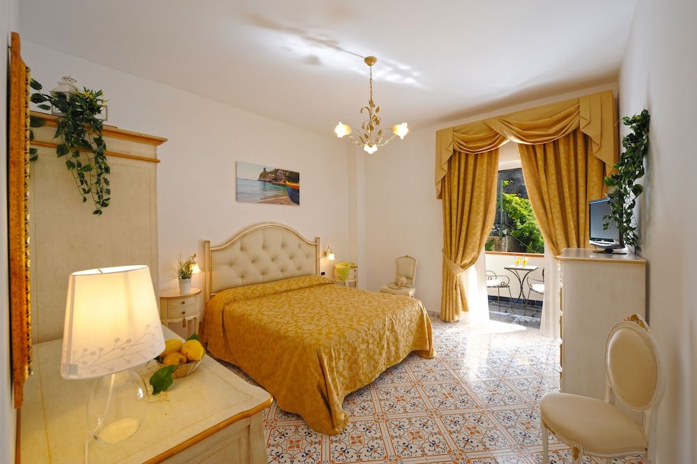 undefined La Conchiglia 3