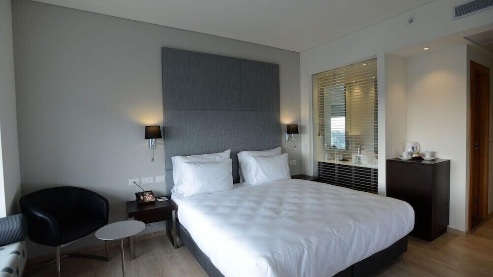 Benjamin Herzliya Business Hotel Superior Room 6