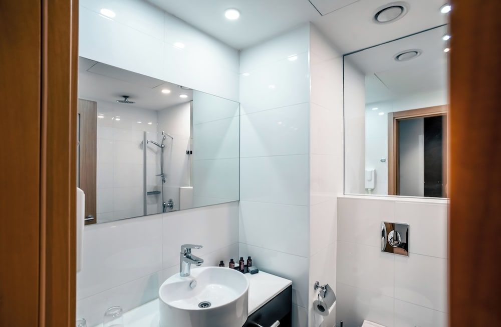 Benjamin Herzliya Business Hotel Superior Room 9