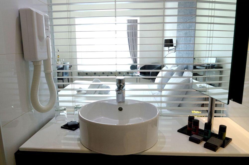 Benjamin Herzliya Business Hotel Deluxe Room 10