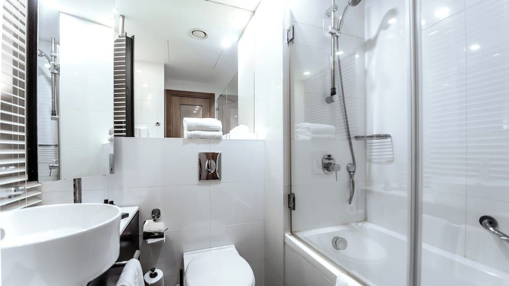 Benjamin Herzliya Business Hotel Deluxe Room 9