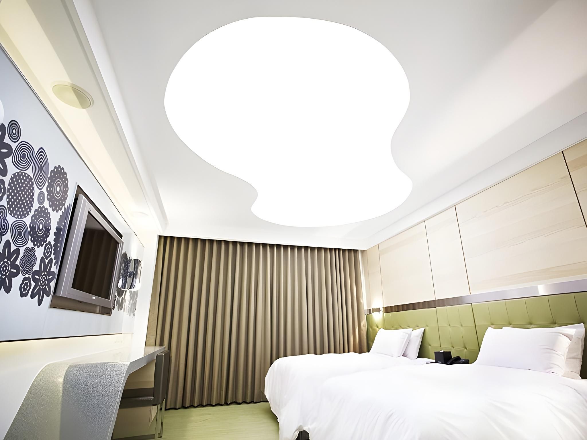 Standard 2 Twin Beds