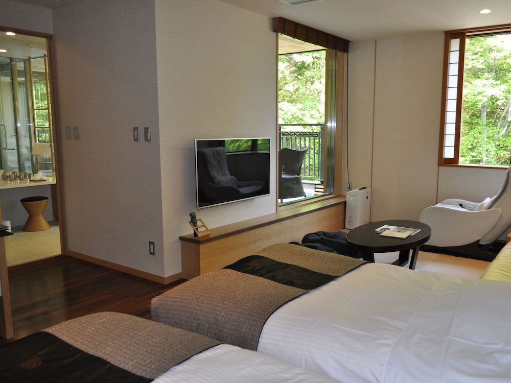 Niseko Konbu Onsen Tsuruga Besso Moku No Sho Twin Room with Private Open-Bath (Hot Spring) 2