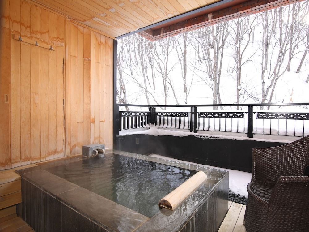 Niseko Konbu Onsen Tsuruga Besso Moku No Sho Twin Room with Private Open-Bath (Hot Spring) 5