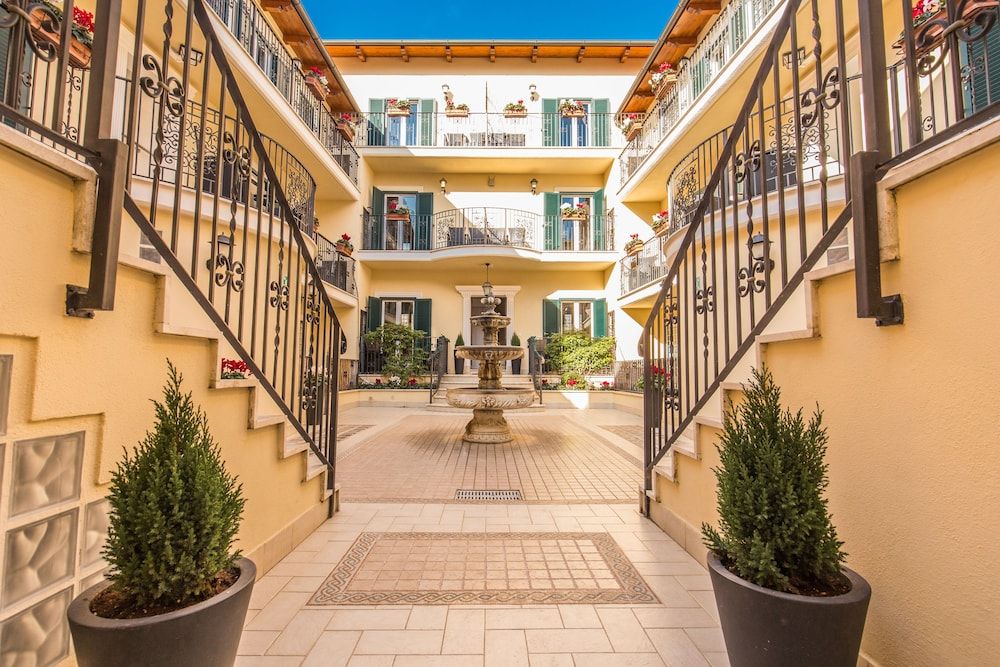 undefined Aurelia Vatican Apartments 8