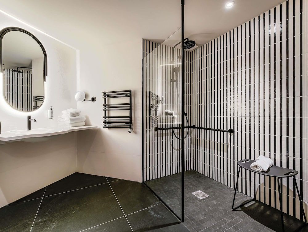 Hotel Faubourg Galant Paris - Handwritten Collection Superior Room, 2 Twin Beds 8