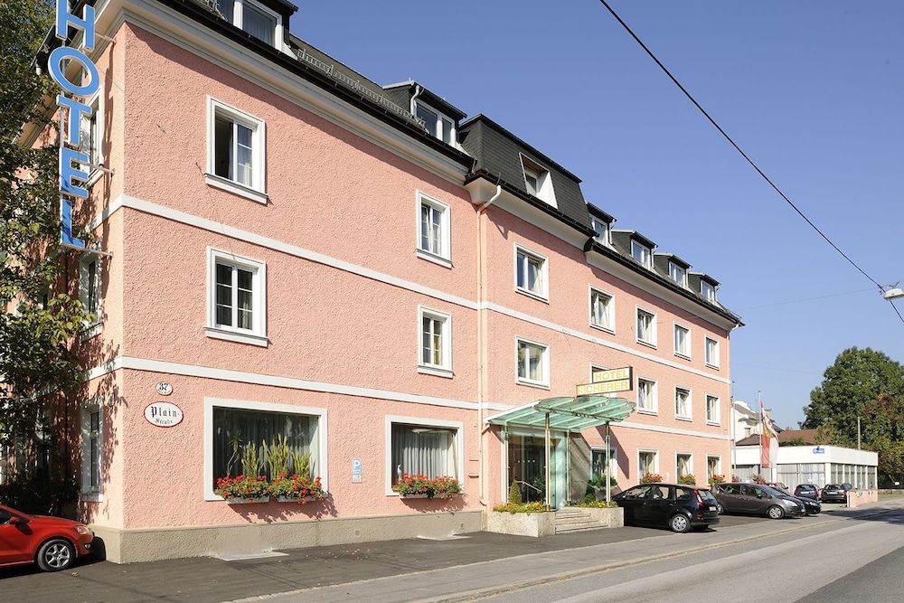 undefined Hotel Scherer 2