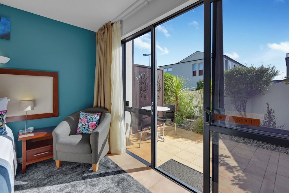 DeLorenzo's Studio Apartments Studio 3