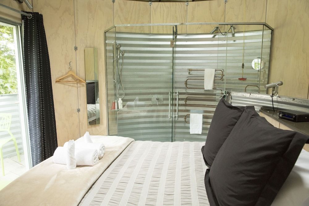 SiloStay Apartment, 1 Queen Bed 6