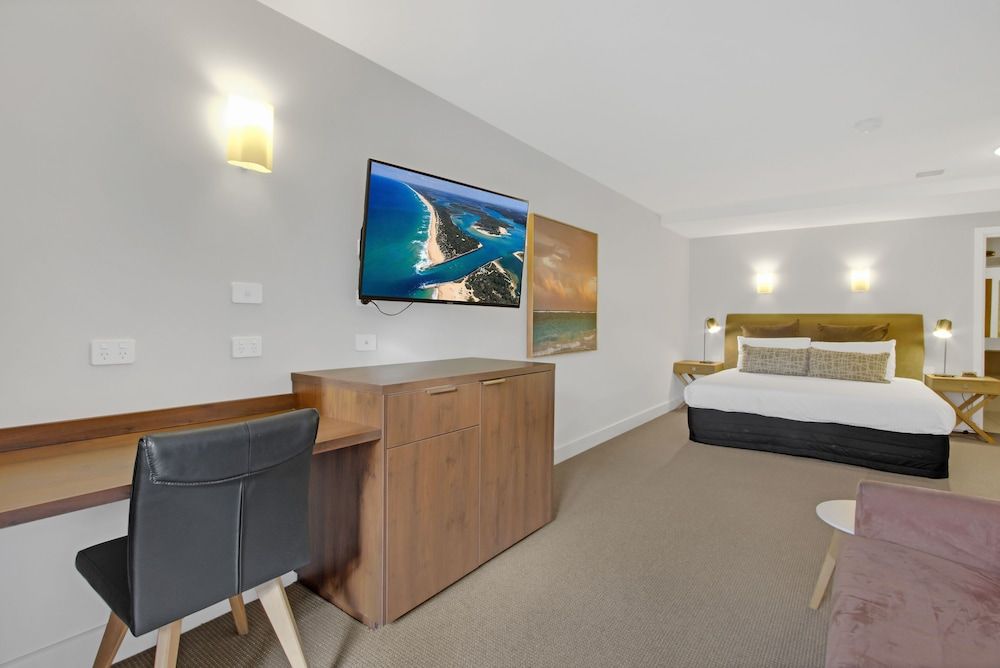 Bellevue on the Lakes Classic Room 3