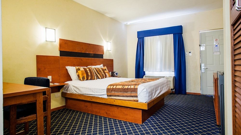 American Inn Hotel & Suites Hidalgo del Parral Single Room 2