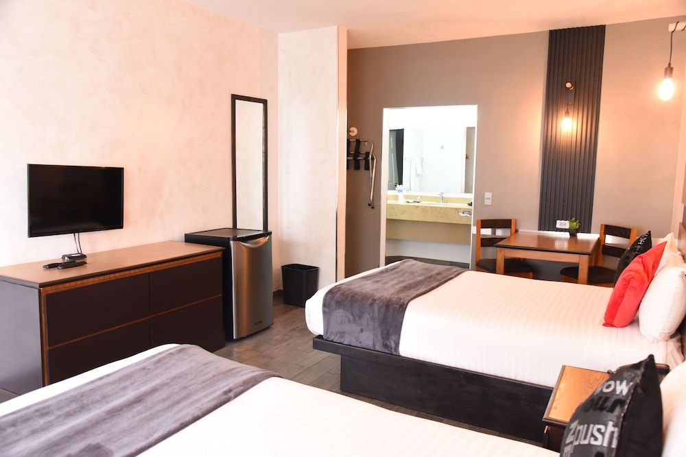 American Inn Hotel & Suites Hidalgo del Parral Business Double Room 2