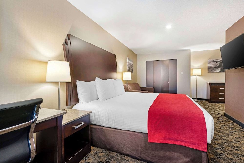 Best Western Northgate Inn Standard Room, 1 King Bed with Sofa bed, Non Smoking, Kitchenette (with Sofabed) 2