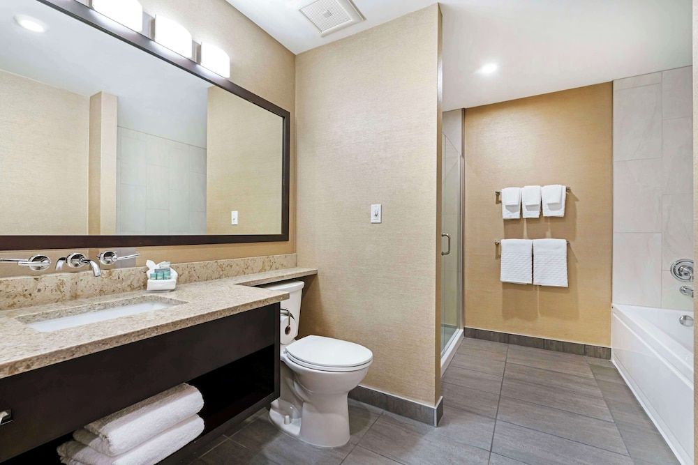 Best Western Northgate Inn Suite, 1 King Bed with Sofa bed, Non Smoking, Balcony (with Sofabed) 3