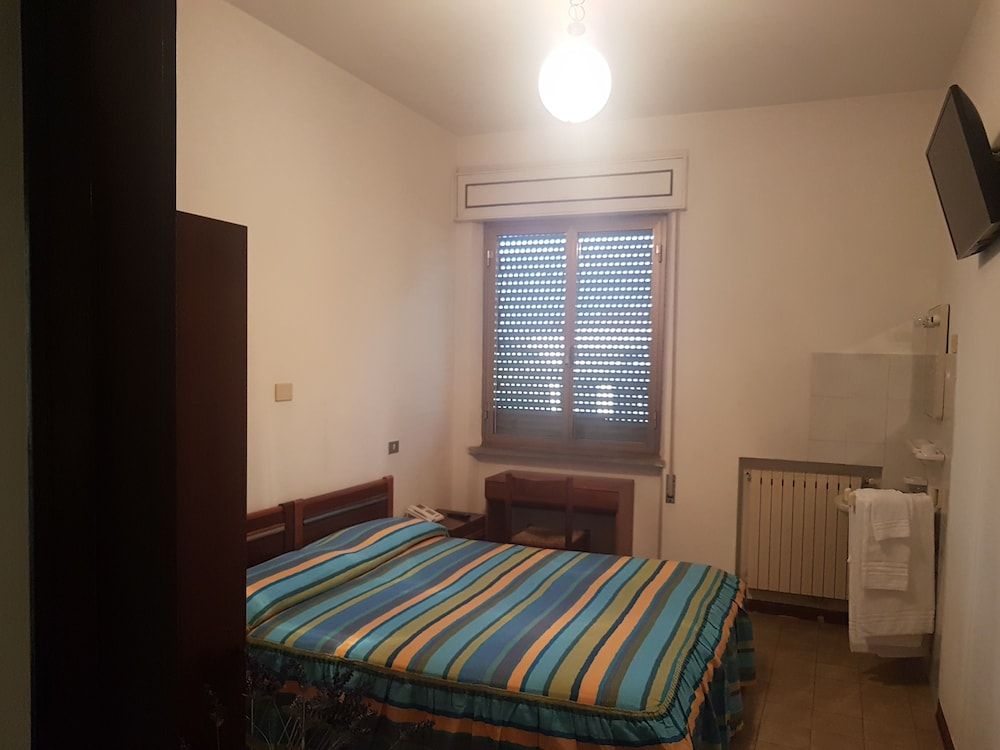 Albergo Smeraldo Double Room, Shared Bathroom 3