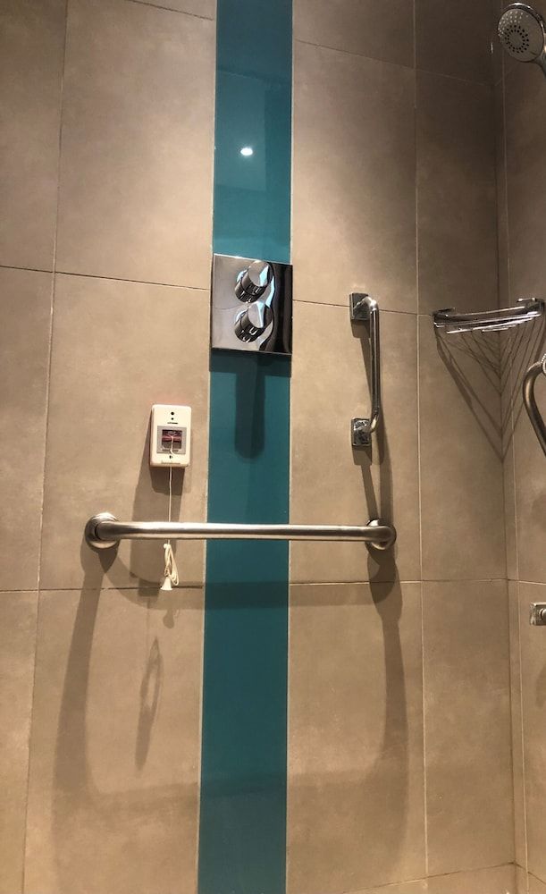 Hilton Garden Inn Istanbul Airport Room, 1 King Bed, Accessible 7