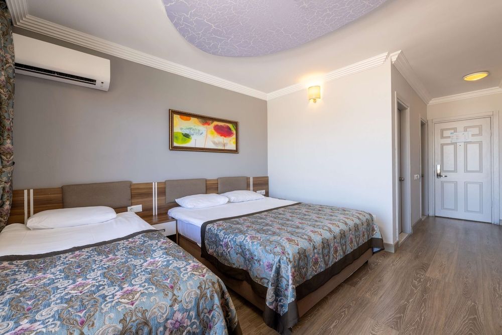 Crystal Aura Beach Resort & Spa – All Inclusive Standard Room Aquapark View 3