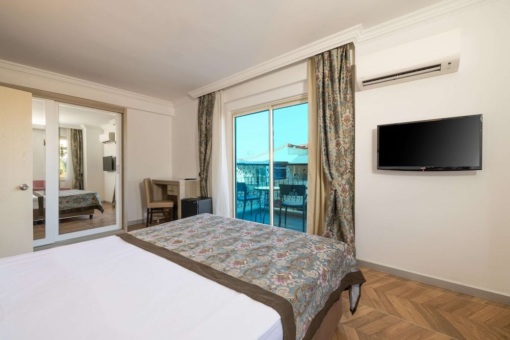 Crystal Aura Beach Resort & Spa – All Inclusive Family Room 5