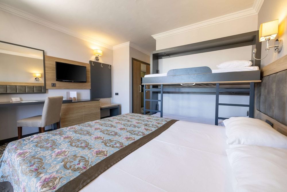 Crystal Aura Beach Resort & Spa – All Inclusive Family Room 8