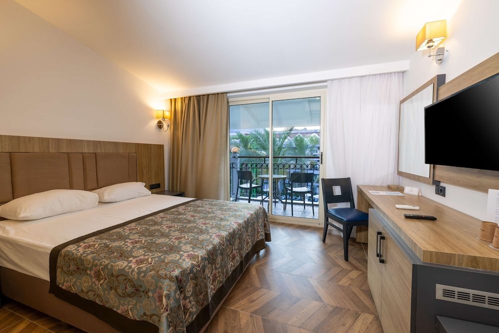 Crystal Aura Beach Resort & Spa – All Inclusive Family Room 6