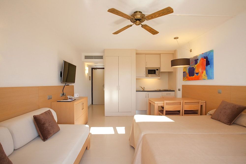 Studio, Balcony (2 Adults + 1 Child)