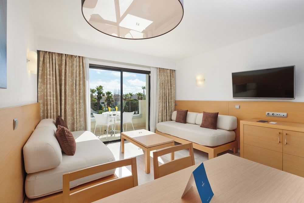 Garden apartment, 1 bedroom, balcony (2 adults + 1 Child)