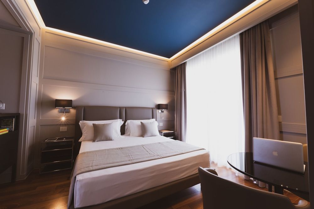 Callistos Hotel & Spa Junior Quadruple Room (Junior Suite) 2