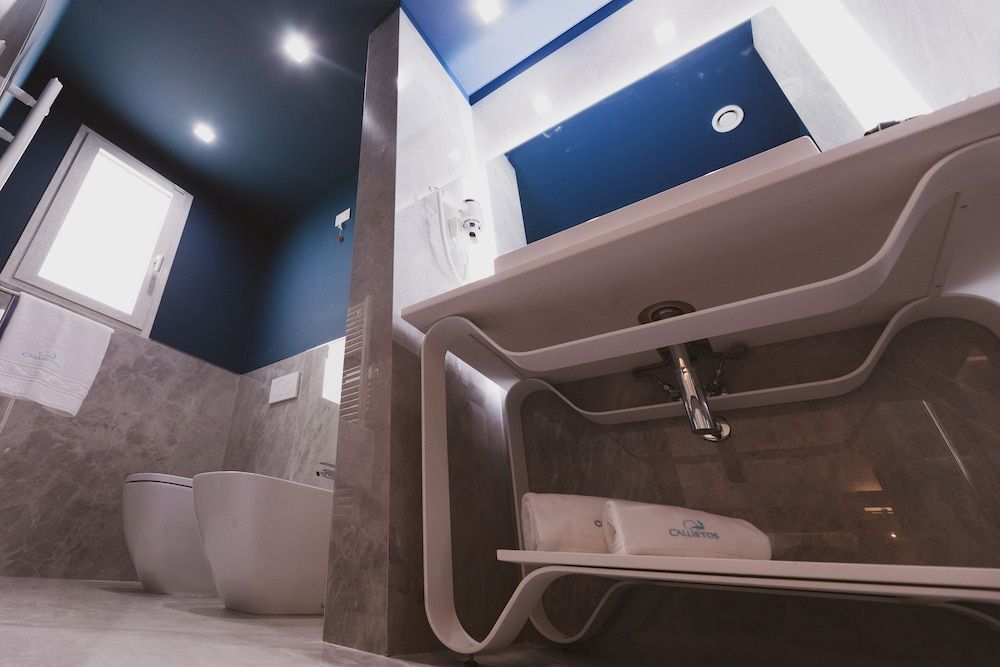 Callistos Hotel & Spa Junior Quadruple Room (Junior Suite) 5