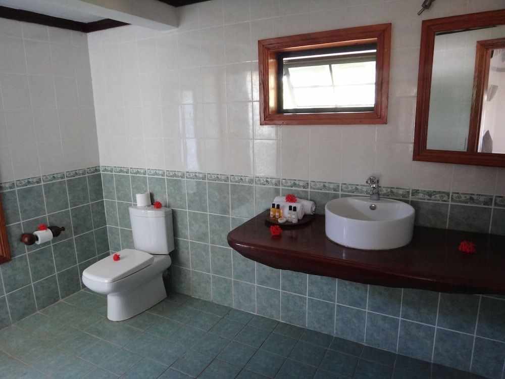 Amoa Resort Savaii Family Villa, Poolside 6