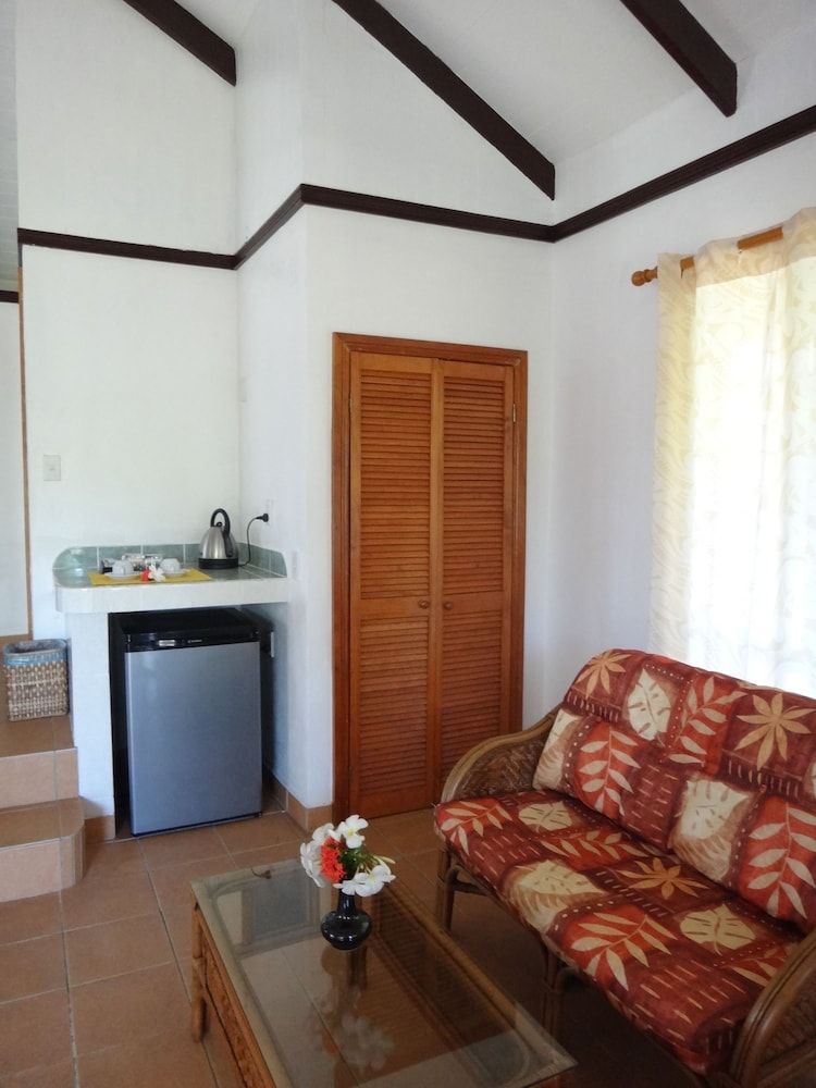 Amoa Resort Savaii Family Villa, Poolside 8