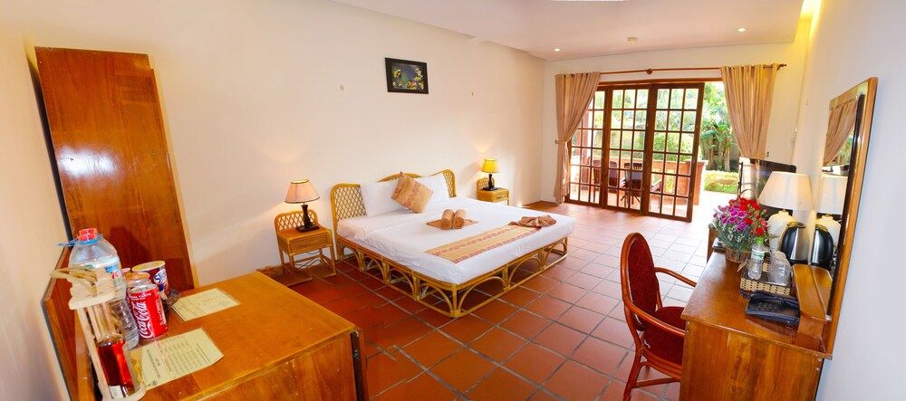 Garden View Room